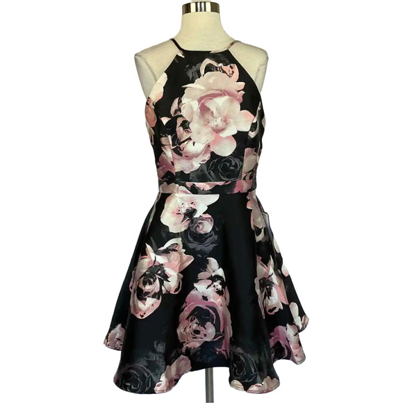XSCAPE Women's Cocktail Dress Size 10 Black Floral Print Backless Fit and Flare - Picture 1 of 11